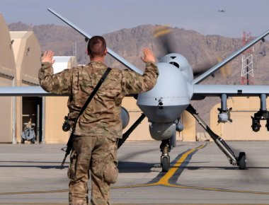 ΗΠΑ: «Πράσινο» φως απ' το Πεντάγωνο για κατάρριψη drones που ίπτανται πάνω από στρατιωτικές βάσεις